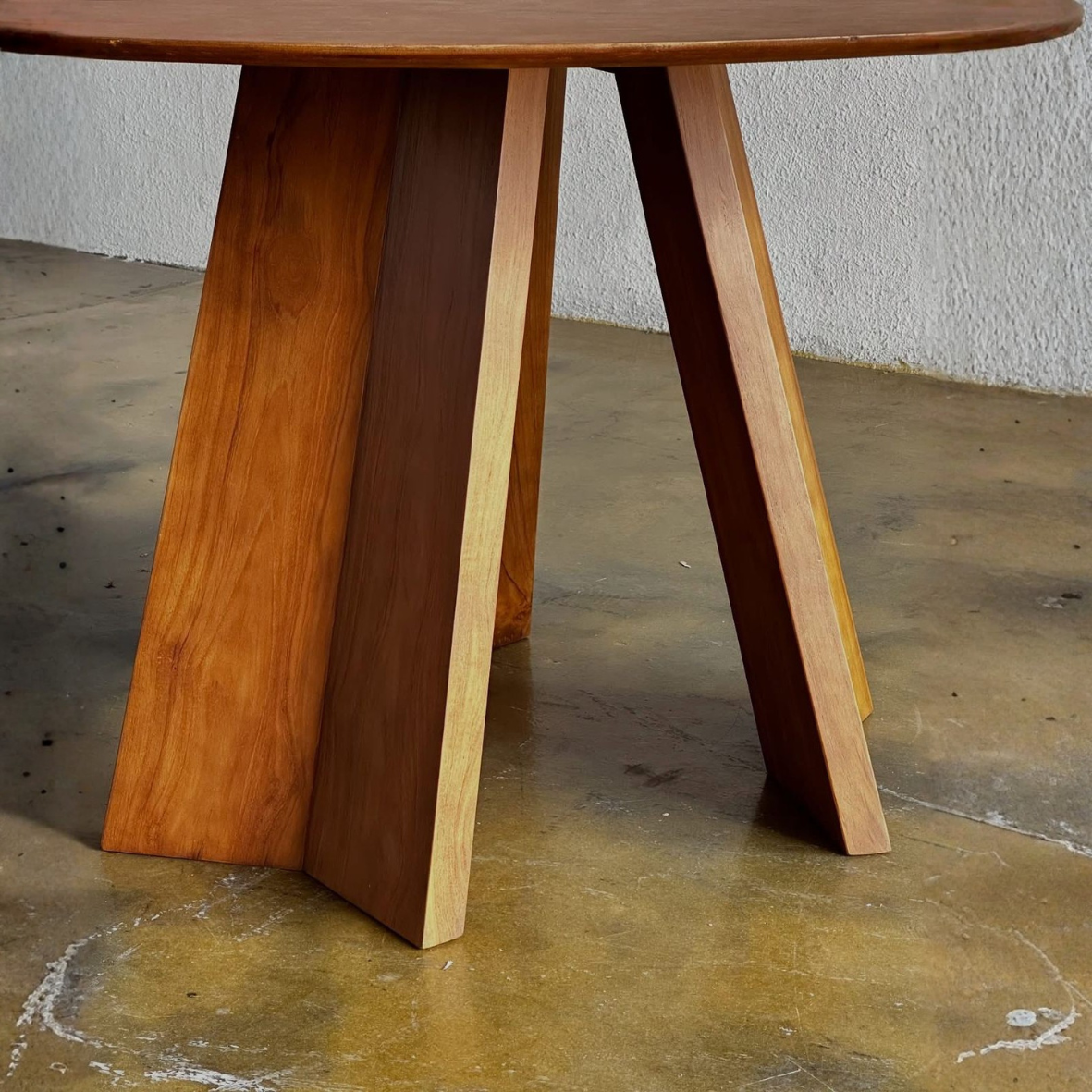 Solid Wood Walnut ColorRound Dining Table